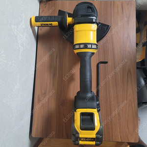 디월트 DCG440 7인치그라인더