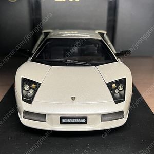 1:18 Autoart Lamborghini Murcielago LP580-4 Balloon White