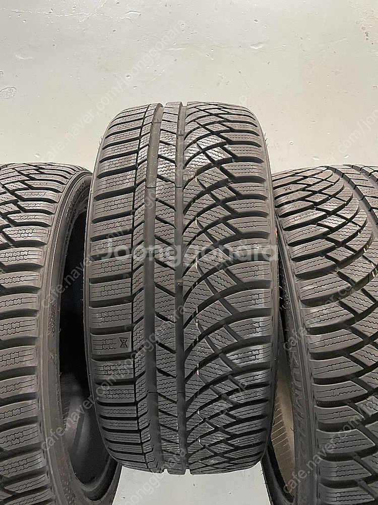 225 40 18 금호 윈터크래프트 wp72 두대분--2