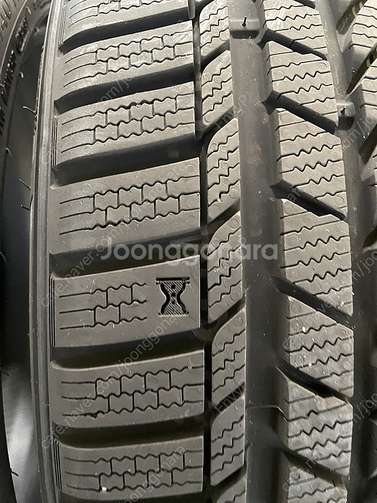 225 40 18 금호 윈터크래프트 wp72 두대분--5