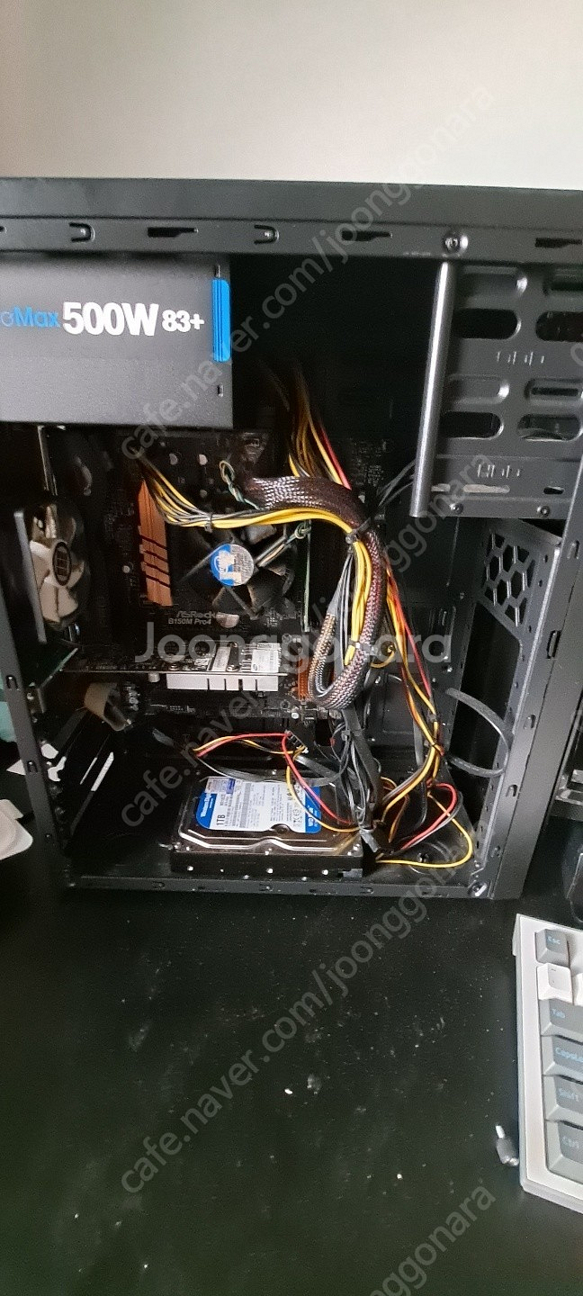 사용 안하는 컴퓨터세트 판매합니다 롤 잘 돌아갑니다--1