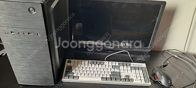 사용 안하는 컴퓨터세트 판매합니다 롤 잘 돌아갑니다--2