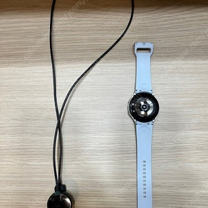갤럭시 워치. Galaxy watch4 실버 SM-R870N 판매합니다.