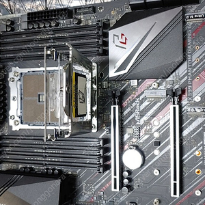 ASRock X399 메인보드 팝니다. (고장 의심)