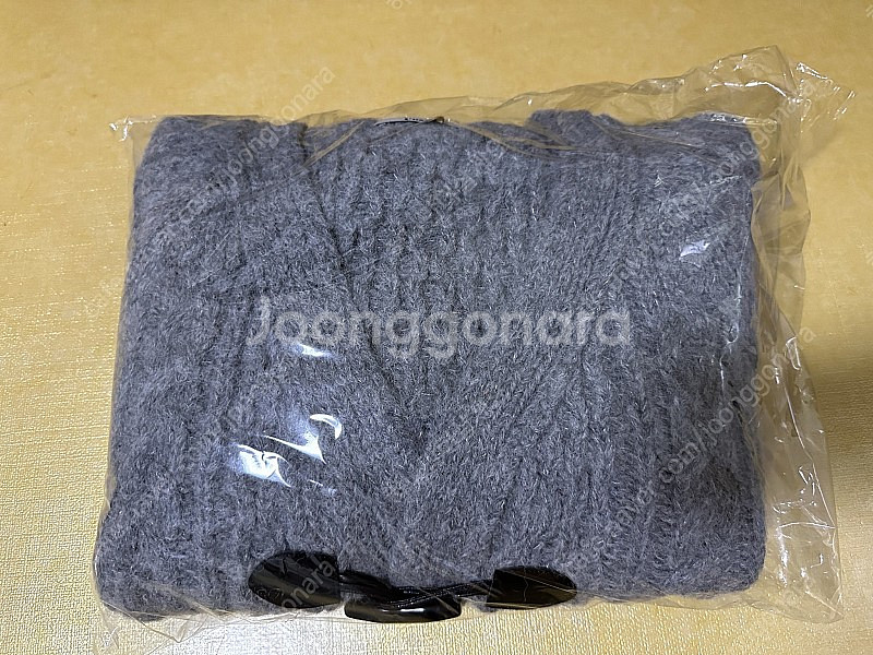 포스터 꽈배기 토글 가디건 그레이 완전 새제품--2