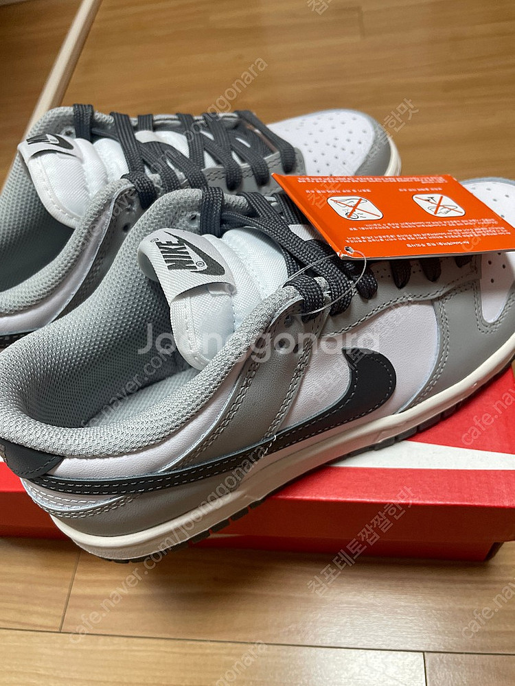 나이키 스모크그레이 230 팝니다--3