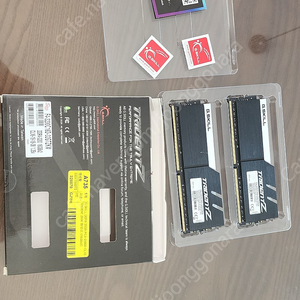 지스킬 TRIDENT Z DDR4 3200 cl16 32g(16×2) 팝니다. 서린정품