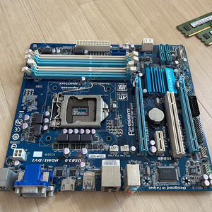 GIGABYTE GA-H77M-D3H(1155소켓,2~3세대)램슬롯4,사타3,USB3.0(전,후)