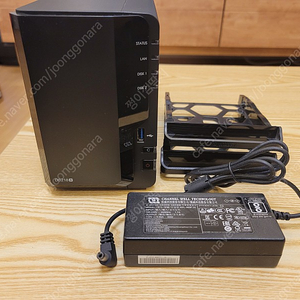 시놀로지 DS218+ (중고) / 시게이트 아이언울프 NAS 4TB * 2ea (새상품)