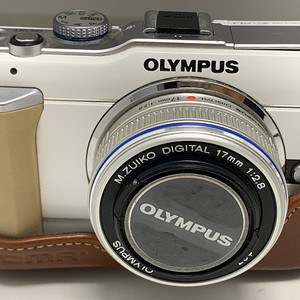 올림푸스 카메라 + 렌즈 포함 M zuiko 17mm
