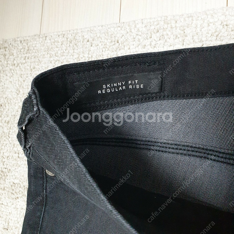[새제품]닐바렛 스키니핏 블랙진--1