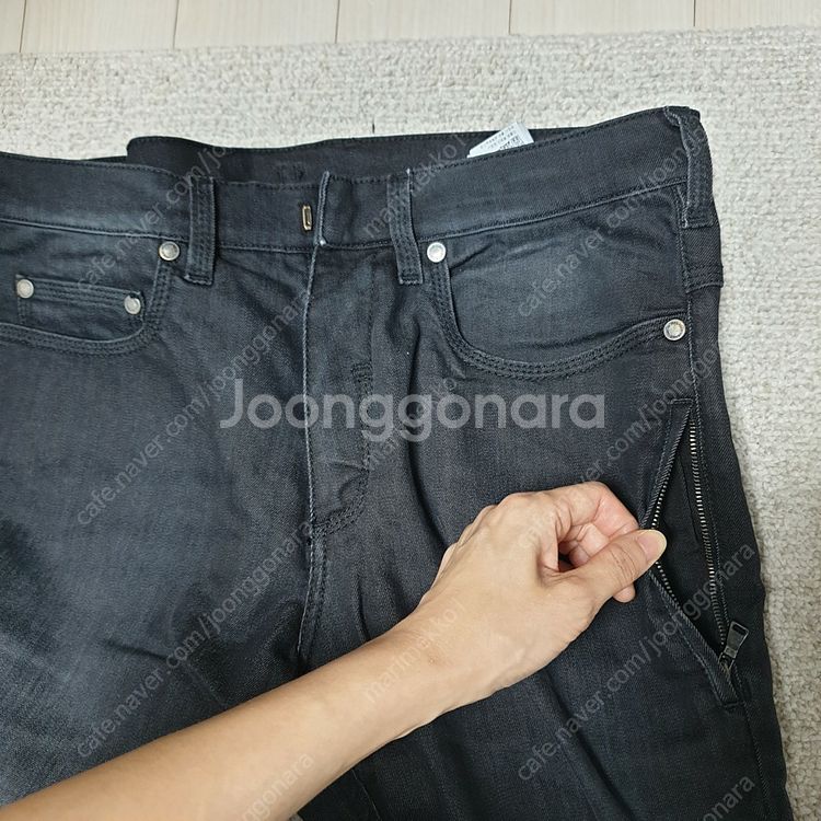 [새제품]닐바렛 스키니핏 블랙진--5