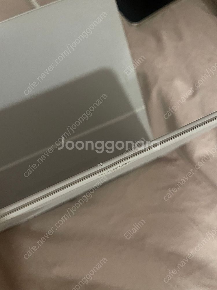 아이패드 에어 M1 10.9 와이파이 64GB/매직키보...--5