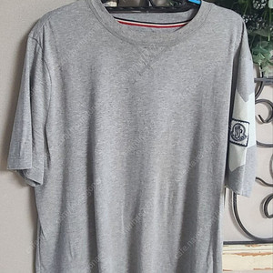 몽클레어 감마블루 티셔츠 XL(정품)