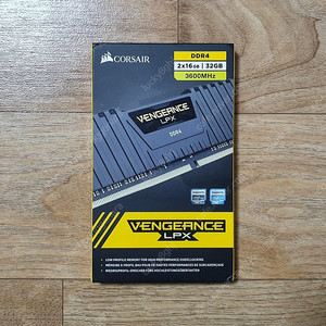 커세어 DDR4 3600 32GB(2x16GB) 미개봉 택포