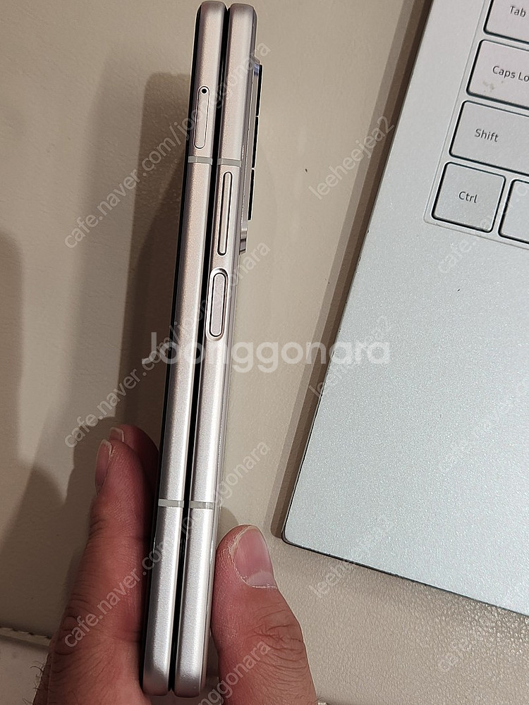 팝니다)갤럭시 Z폴드3 512GB(사진첨부합니다)--7
