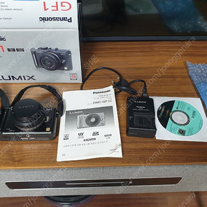 panasonic 루믹스 DMC-GF1C +H-H020 단렌즈 +14-42줌렌즈 모두포함 28만원에 판매합니다