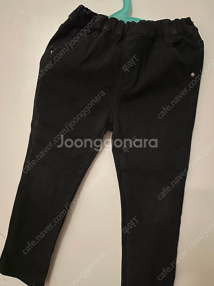 아이러브제이 유치원 졸업사진, 수료사진에 입기 좋은 블랙진, 검정바지 판매해요~ (120사이즈)--3