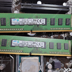 램카드 ddr3 4g x 2개 판매합니다.