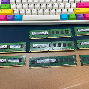 램RAM DDR3 12800 8GB x 2개, DDR3 12800 4GB x 6개 판매합니다.