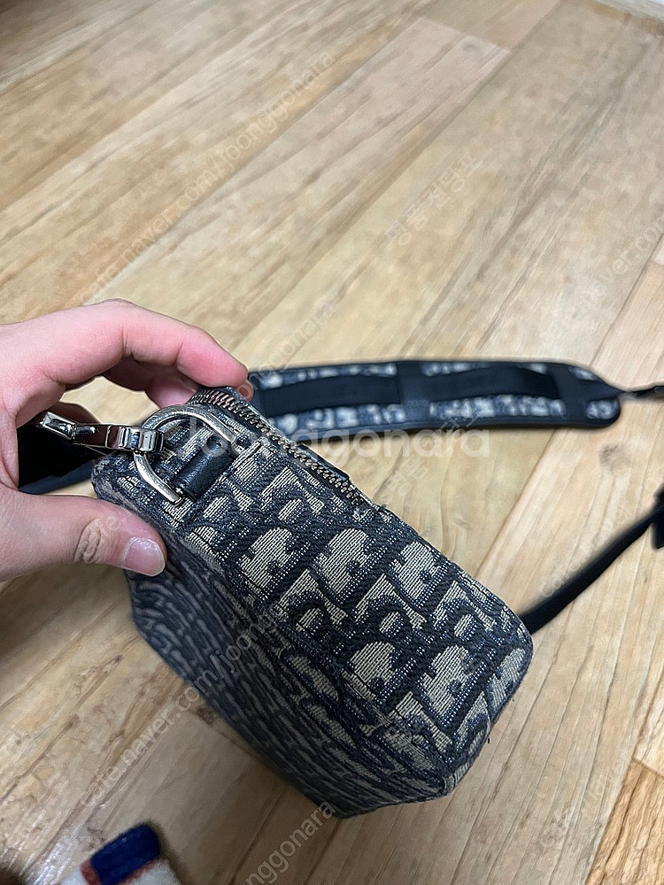 디올 사파리 메신저백--1