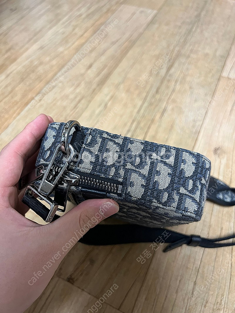 디올 사파리 메신저백--4