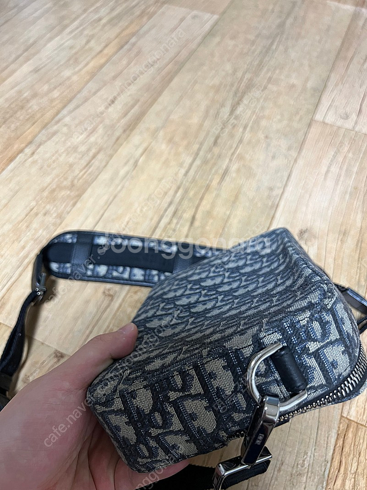 디올 사파리 메신저백--5