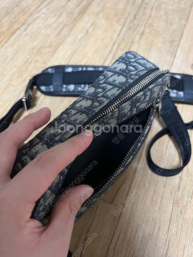 디올 사파리 메신저백--6