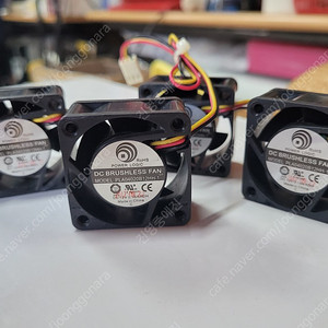 소형 쿨러(DC BRUSHLESS FAN 12V 0.1 | DIY/공예 | 중고나라