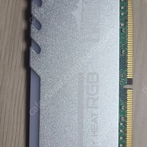 삼성 DDR4 32GB X 2 64GB RGB방열판 팝니다