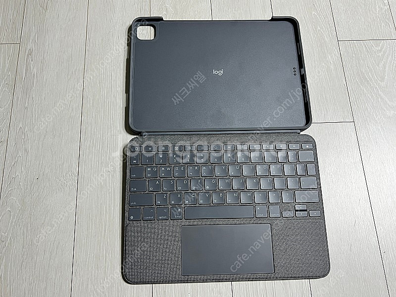 로지텍 콤보터치 11인치 (아이패드 프로 1,2,3)--1