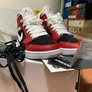 나이키 BQ6472-601 (W) Jordan 1 Mid Gym Red 평소265사이즈 추천