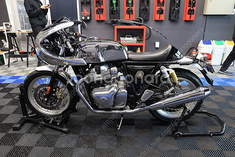 로얄엔필드 컨티넨탈gt650--5