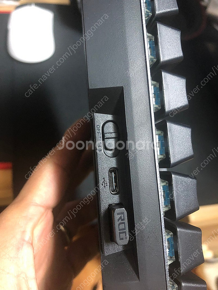 asus rog 팔치온 무선 키보드--4