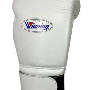 위닝 글러브 화이트 12온스 삽니다.