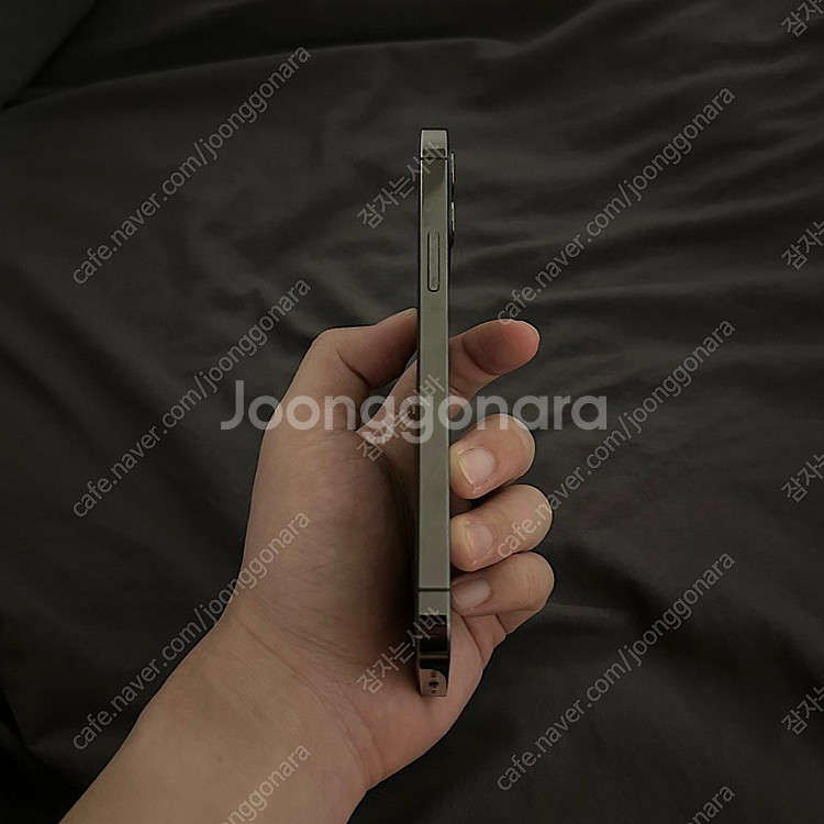 아이폰12프로 스페이스 블랙 128g 판매합니다.--3