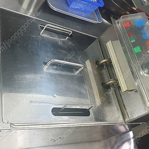 우성 탁상용 튀김기 팝니다.