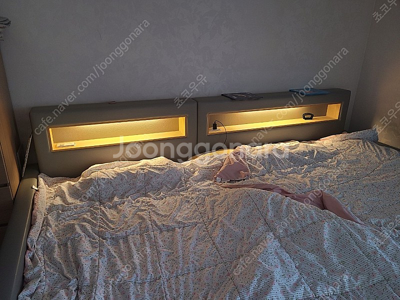 패밀리 저상 침대프레임 (LED) 팝니다. (Q+SS)--2