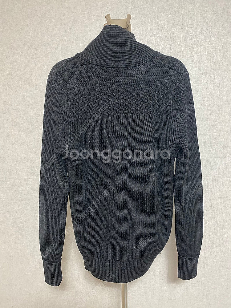 버버리 스웨터 판매합니다--3