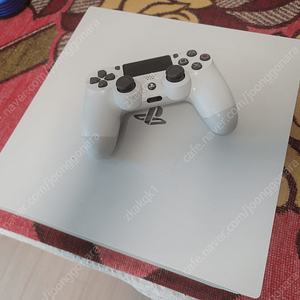 PS4 PRO CHU-7218B 1TB 급처합니다. (가격내림)