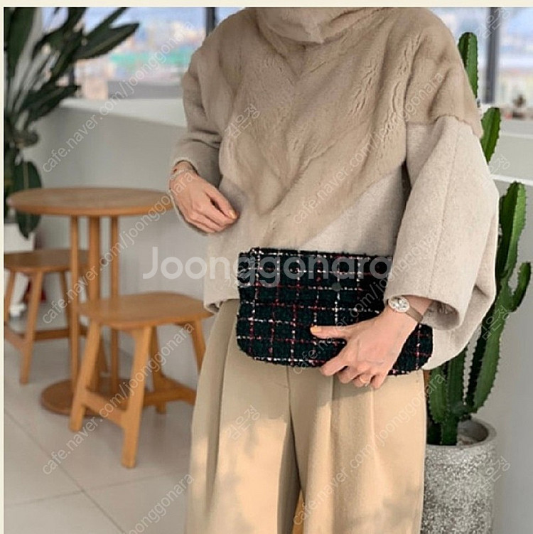 봉긋 트위드 클러치--2