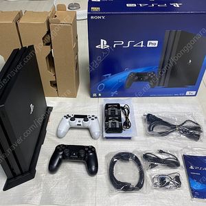 플스4 프로 풀박스,타이틀 5개 일괄 판매.(PS4 PRO 1TB CUH-7117B)