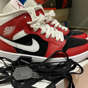 나이키 BQ6472-601 (W) Jordan 1 Mid Gym Red 265사이즈