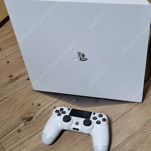 ps4 pro 화이트 7218팝니다