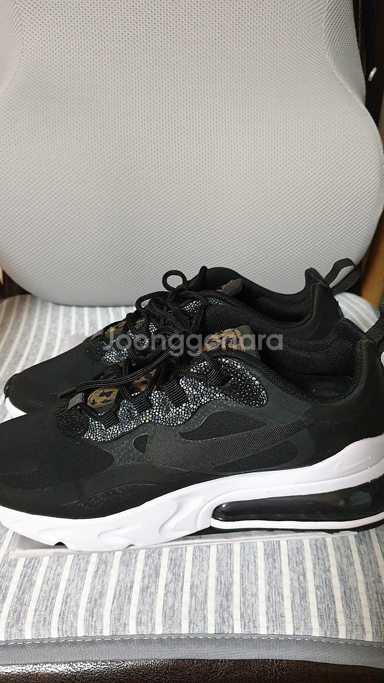 나이키 에어맥스 270 리액트(235)--1