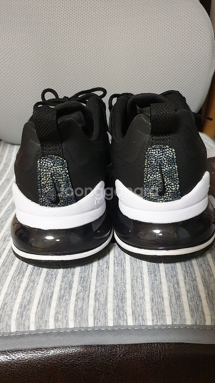 나이키 에어맥스 270 리액트(235)--2