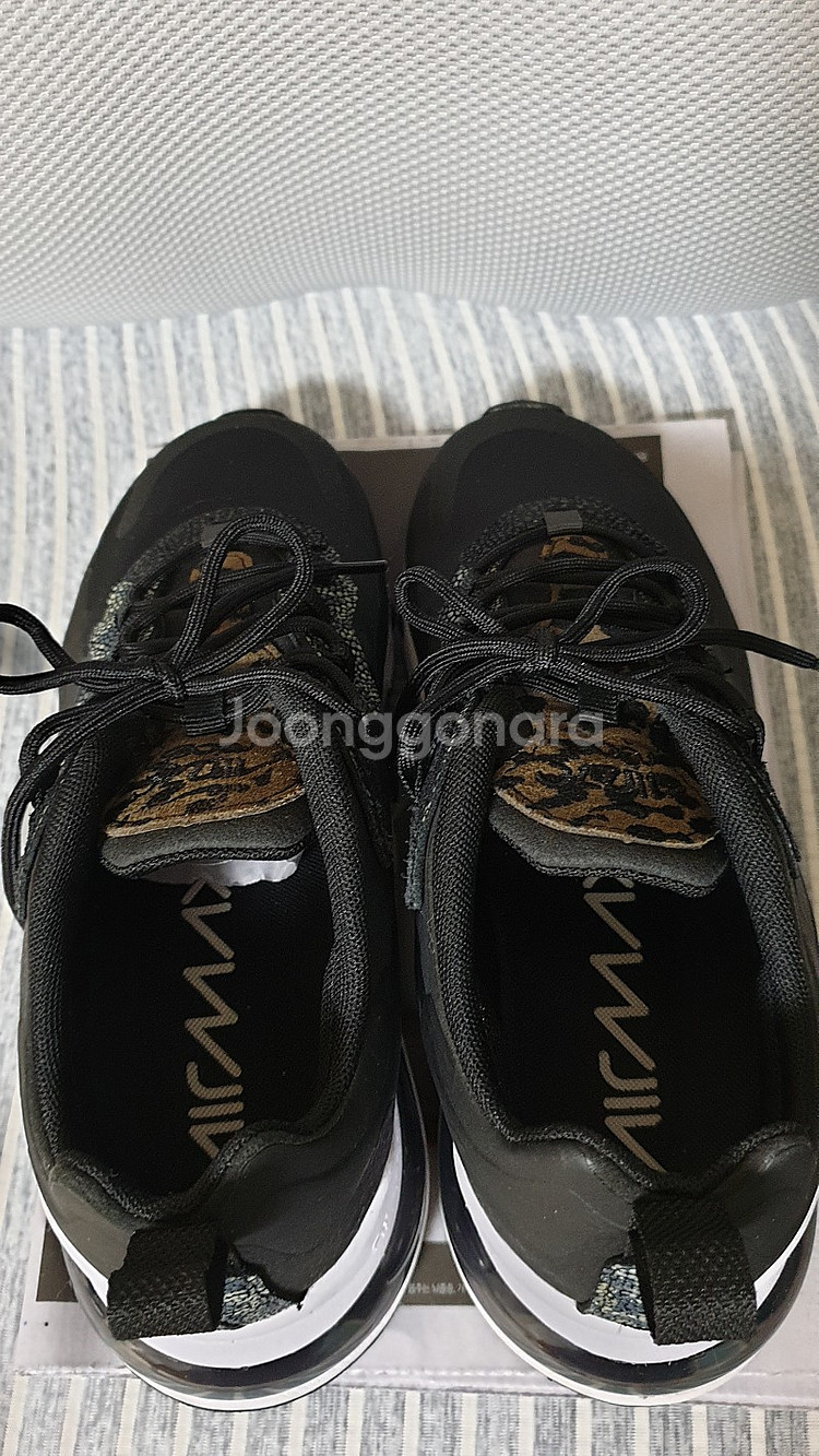 나이키 에어맥스 270 리액트(235)--3