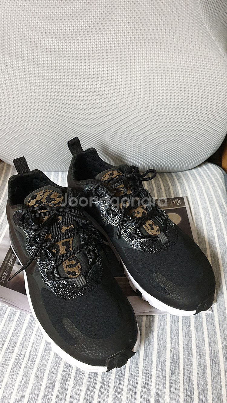 나이키 에어맥스 270 리액트(235)--5