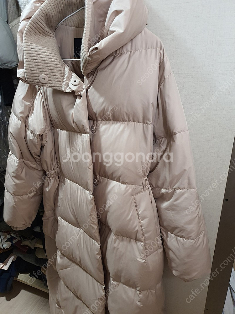 더캐시미어 하이넥 구스패딩55사이즈--7