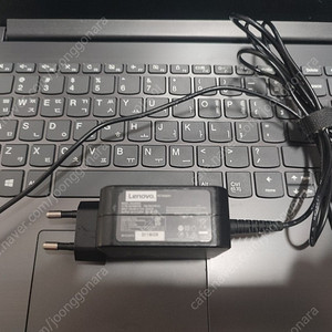 레노버 노트북 (i5-8250u,램8g,ssd 128g,15인치화면)